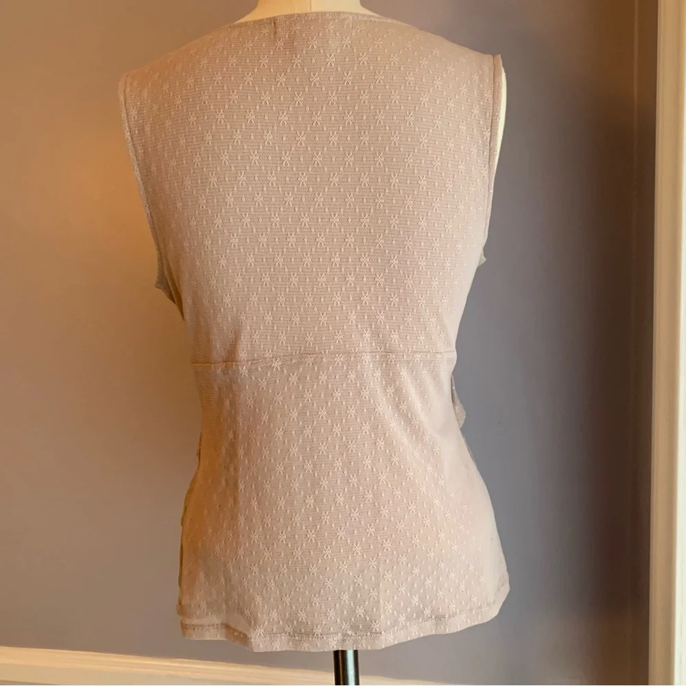 Michael Kors V neck sleeveless stretch lace tiered top with lace trim Size Small
